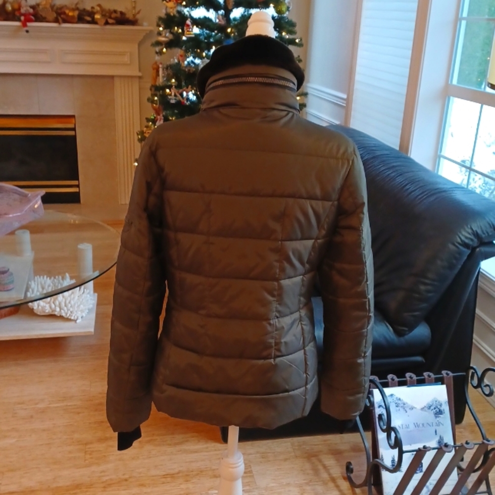 S 13/NYC Puffer Jacket Size Med, Olive Green with Faux Brown Fur Collar - Picture 3 of 6